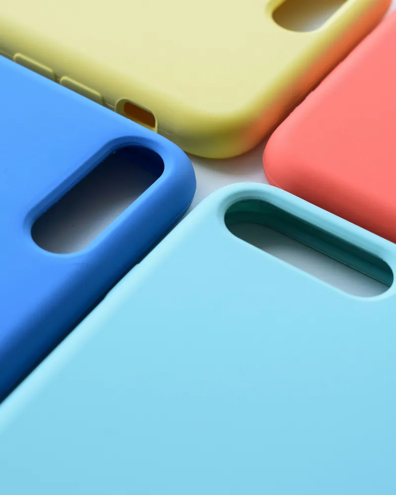 Силиконовые чехлы для iPhone разных цветов